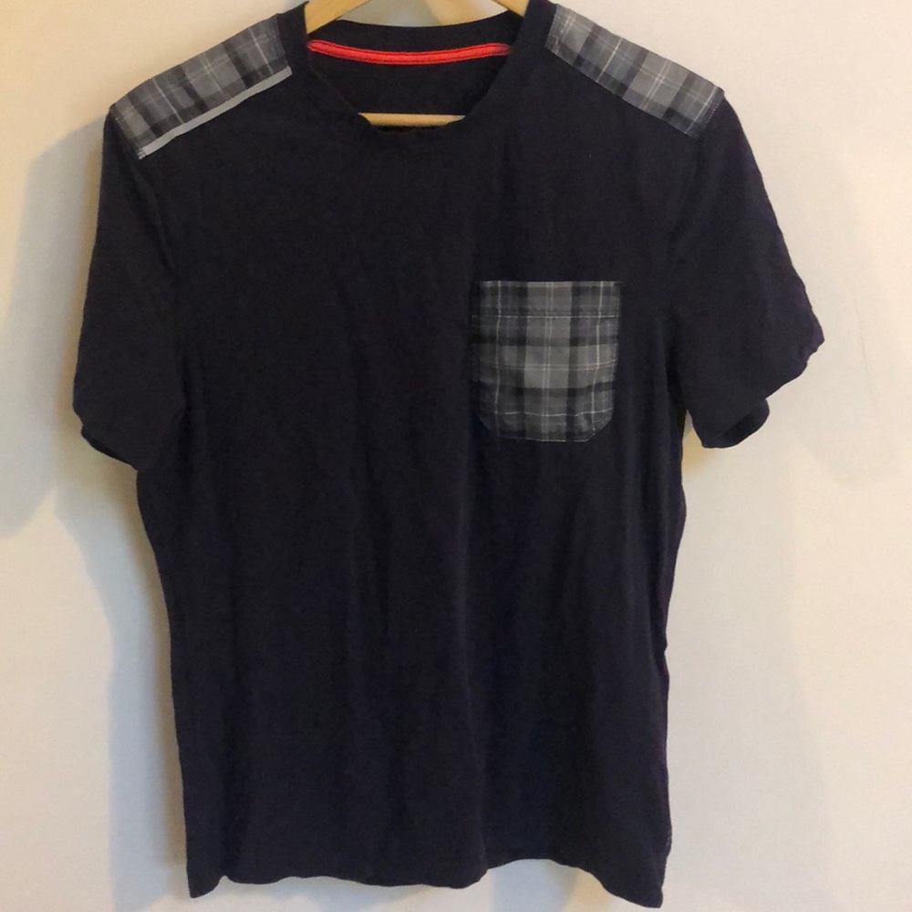 Men’s Lululemon stretchy cotton T-shirt